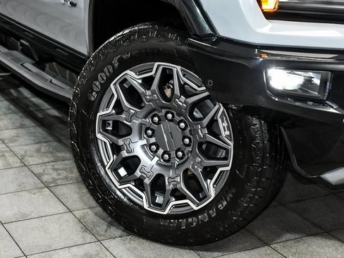 Used 2024 GMC Hummer EV 3X image 84