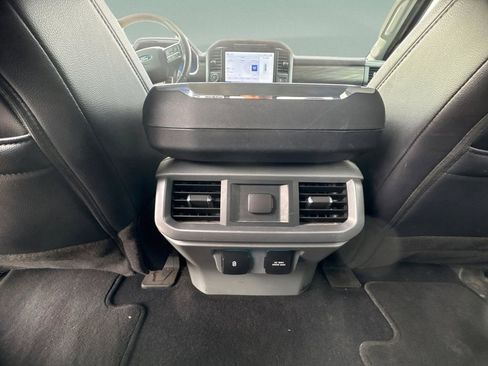 Used 2025 Ford F150 Lariat w/ Equipment Group 501A Mid image 12