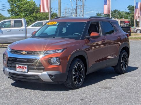 Used 2021 Chevrolet TrailBlazer LT w/ Convenience Package FWD image 4