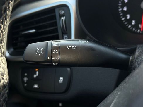 Certified 2018 Kia Sorento LX w/ LX V6 Convenience Package image 29