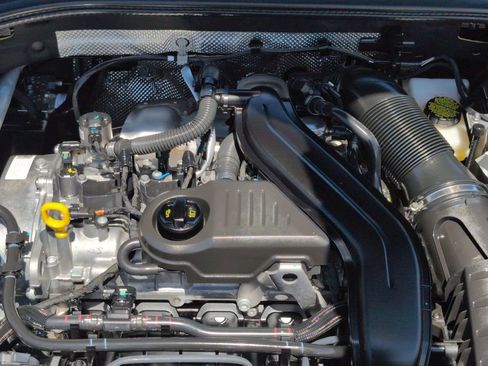 Used 2025 Volkswagen Jetta SE FWD image 28