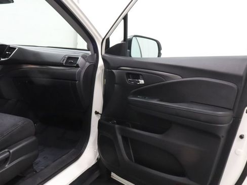 Used 2019 Honda Pilot EX image 16