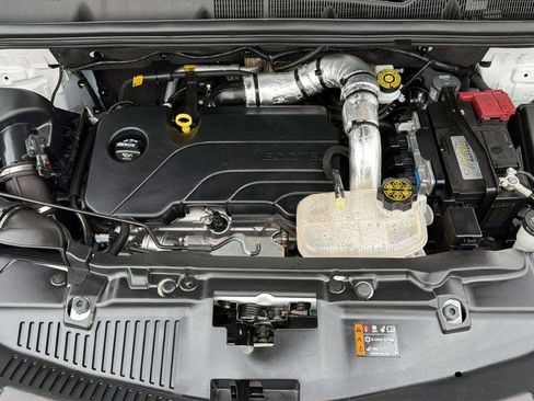 Used 2022 Chevrolet Trax LT w/ LT Convenience Package image 29