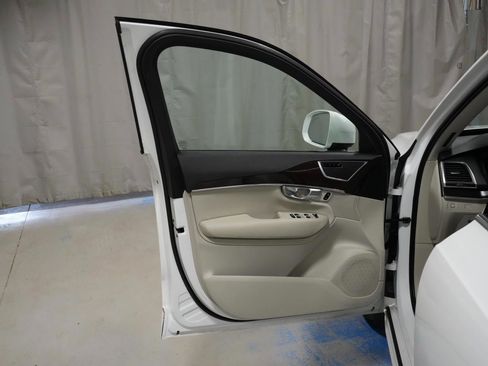 Used 2019 Volvo XC90 T6 Momentum w/ Protection Package Premier AWD/4WD image 28