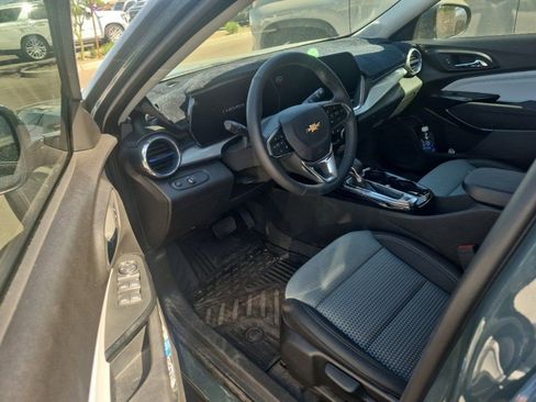 Used 2026 Chevrolet Trax LT w/ LT Convenience Package image 4