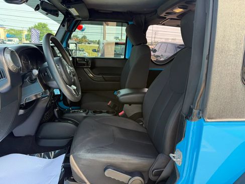 Used 2017 Jeep Wrangler Sport AWD/4WD image 18