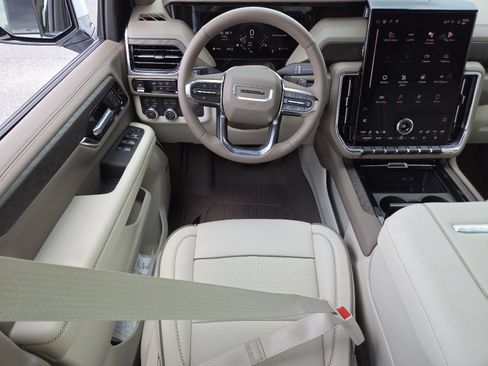 New 2026 GMC Yukon XL Denali w/ LPO, Floor Liner Package AWD/4WD image 28
