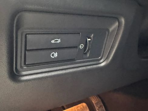 Used 2015 Jaguar XJ RWD image 16