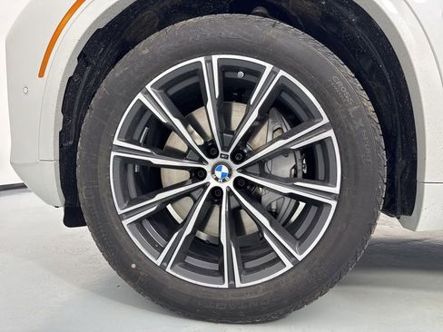 New 2026 BMW X5 xDrive50e image 10
