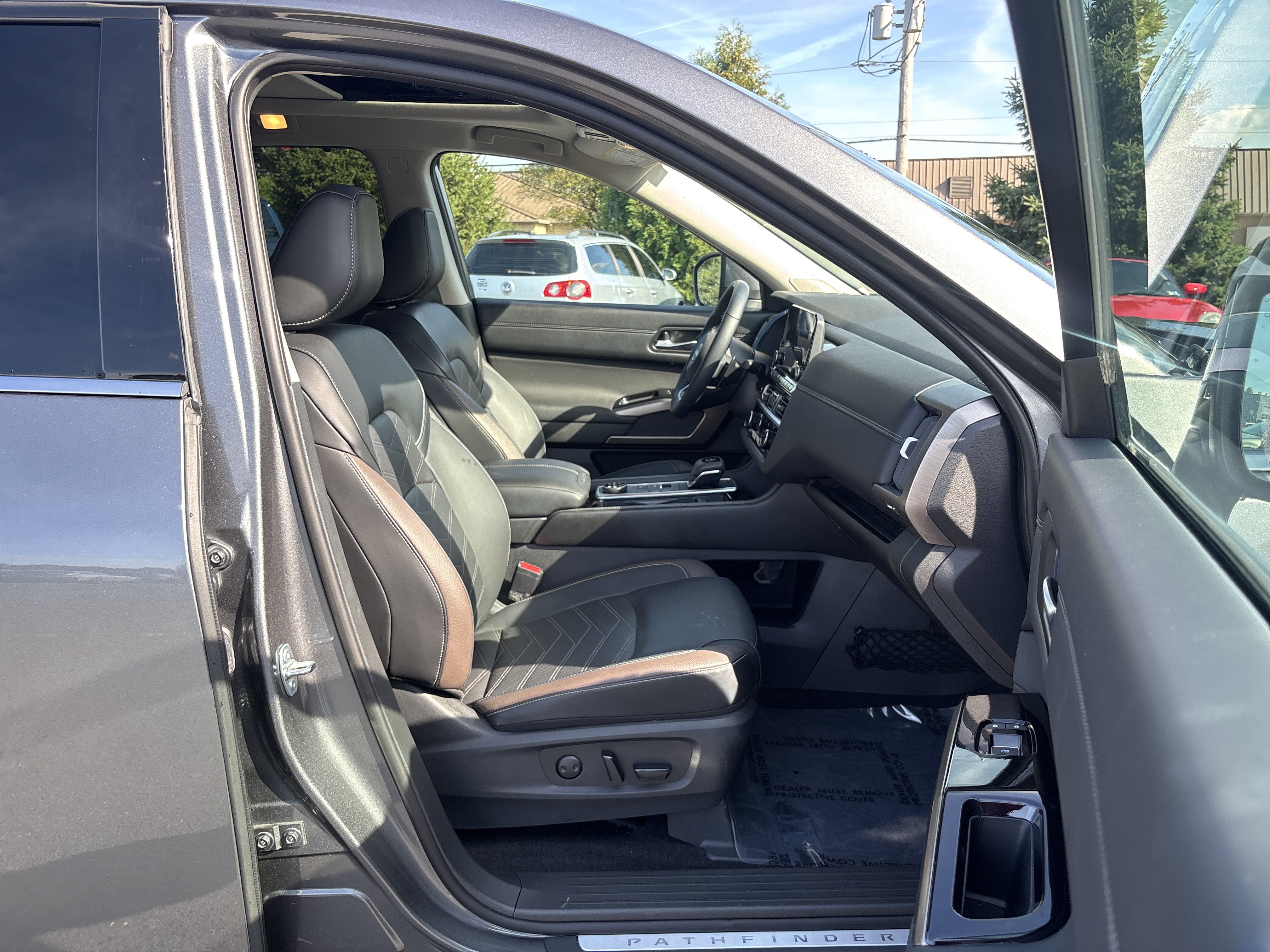 Used 2024 Nissan Pathfinder Platinum AWD/4WD image 27