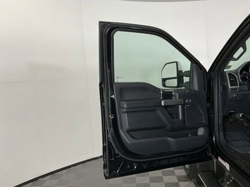 Used 2022 Ford F450 Platinum w/ FX4 Off-Road Package image 17