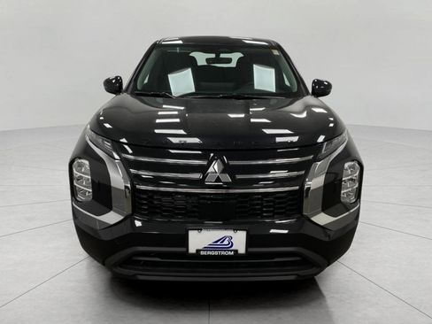 New 2026 Mitsubishi Outlander ES image 9