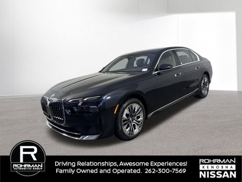 Used 2023 BMW i7 xDrive60 image 2