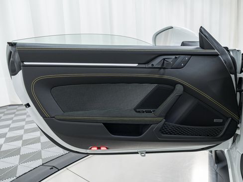 Certified 2025 Porsche 911 GT3 RS image 15