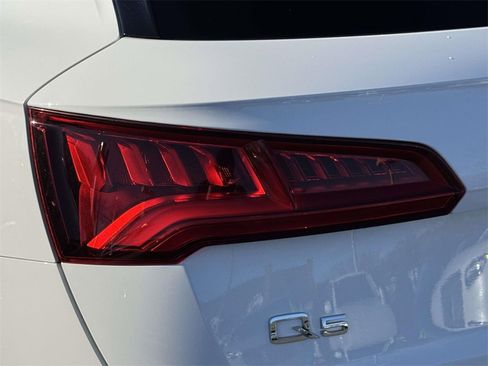 Used 2019 Audi Q5 2.0T Premium w/ Convenience Package image 8