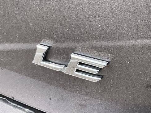 Used 2022 Toyota Camry LE image 10