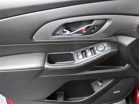 Used 2023 Chevrolet Traverse LT w/ LT Premium Package image 13