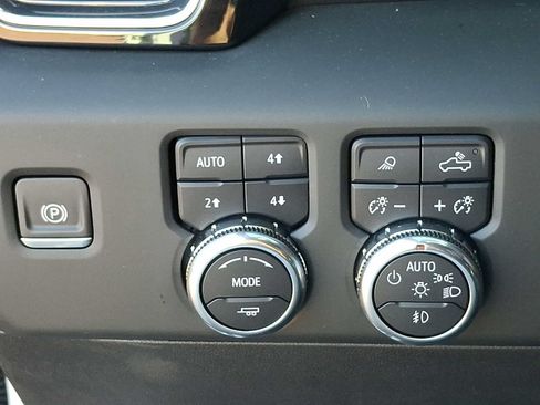 Used 2024 GMC Sierra 1500 Denali AWD/4WD image 26