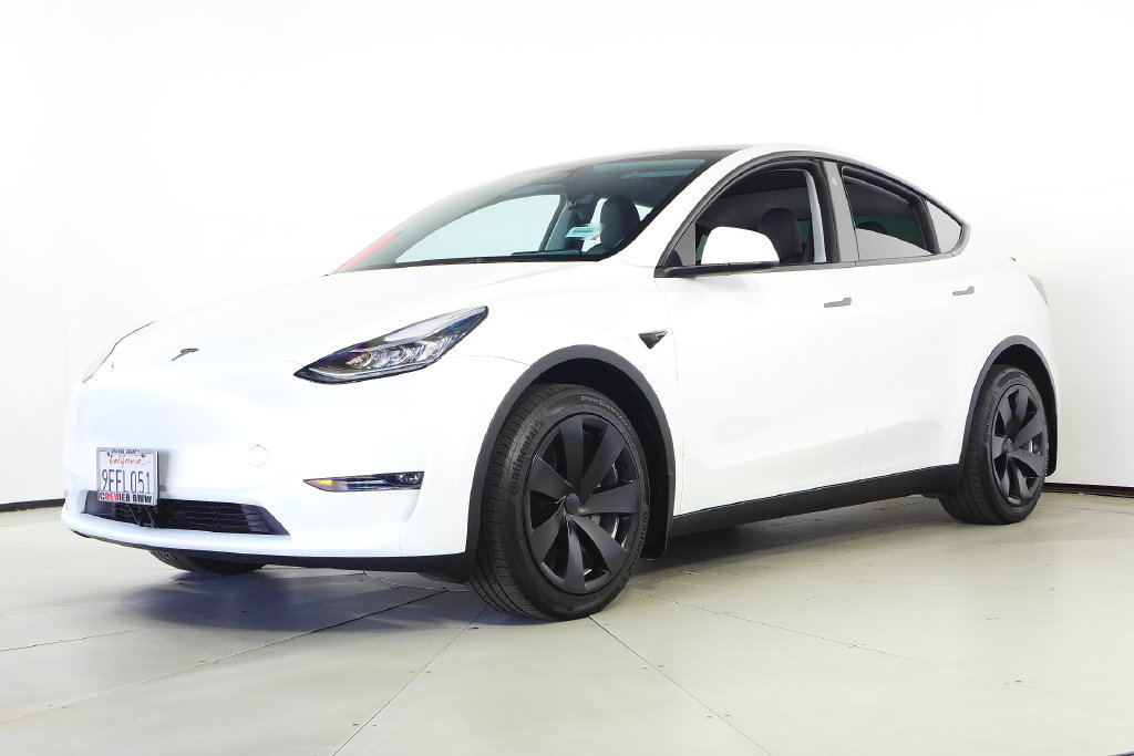 Used 2023 Tesla Model Y Long Range AWD/4WD image 2