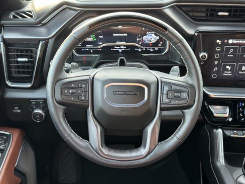 Used 2025 GMC Sierra 1500 Denali Ultimate AWD/4WD image 12
