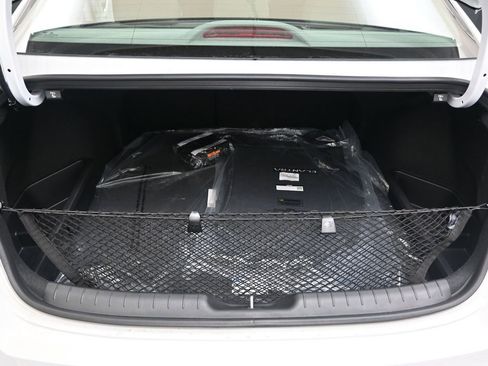 Certified 2025 Hyundai Elantra SEL image 18