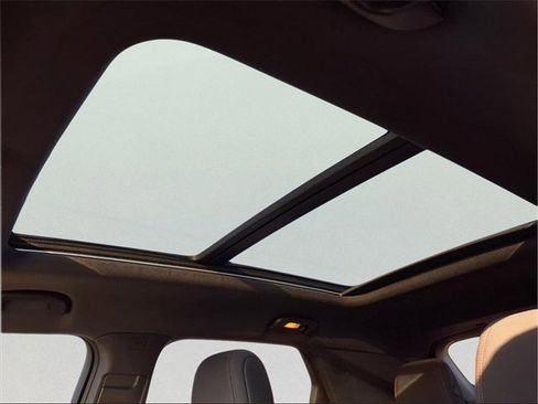 Certified 2023 Chevrolet TrailBlazer RS w/ Sun and Liftgate Package image 19