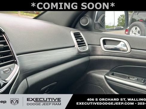 Used 2019 Jeep Grand Cherokee Altitude AWD/4WD image 19