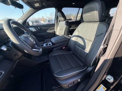 New 2026 Buick Enclave Avenir w/ Super Cruise Package FWD image 11