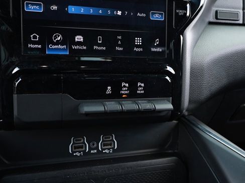 Used 2025 RAM 1500 Big Horn AWD/4WD image 19