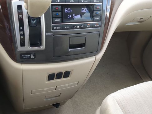 Used 2014 Nissan Quest SV FWD image 19
