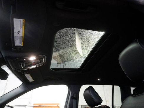 Used 2023 Jeep Grand Cherokee Altitude image 15