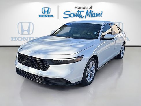 Certified 2023 Honda Accord LX image 3