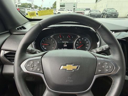Used 2023 Chevrolet Traverse LT AWD/4WD image 35