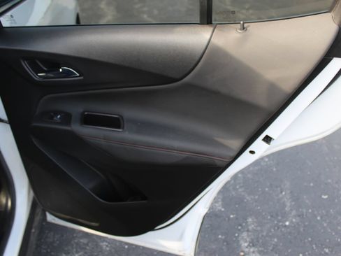 Used 2022 Chevrolet Equinox RS w/ RS Leather Package FWD image 15