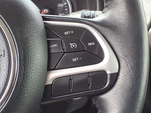 Certified 2023 Jeep Renegade Latitude w/ Premium Group image 22