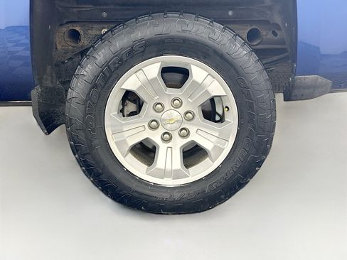 Used 2018 Chevrolet Silverado 1500 LT w/ All Star Edition image 11