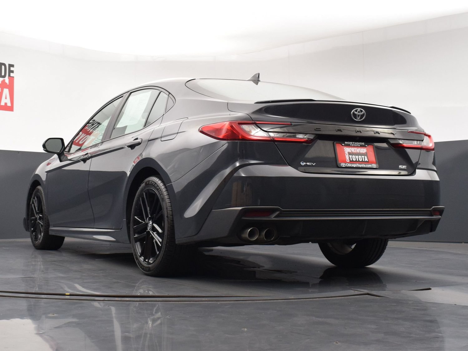 Used 2025 Toyota Camry SE FWD image 27