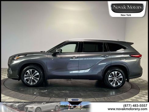 Used 2022 Toyota Highlander XLE image 5