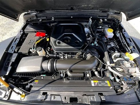 Used 2025 Jeep Wrangler Unlimited Rubicon image 9