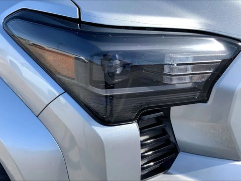 Used 2024 Toyota Tacoma TRD Sport image 27