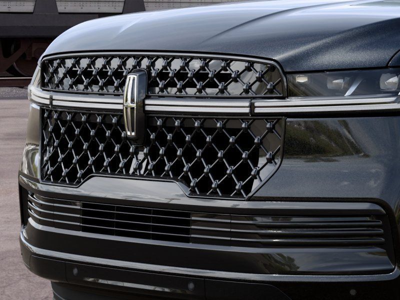 New 2027 Lincoln Navigator Reserve w/ Jet Appearance Package AWD/4WD image 17