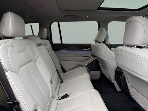 Used 2022 Jeep Grand Cherokee L Overland image 12