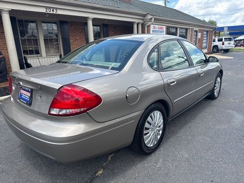Used 2007 Ford Taurus SE FWD image 5