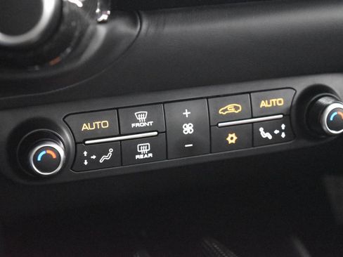 Used 2020 Ferrari 812 Superfast image 31