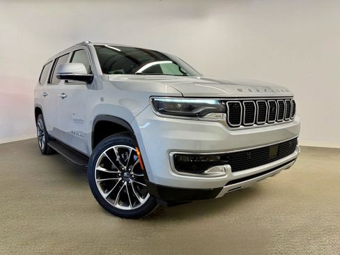 Used 2022 Jeep Wagoneer Series II w/ Convenience Group I image 2