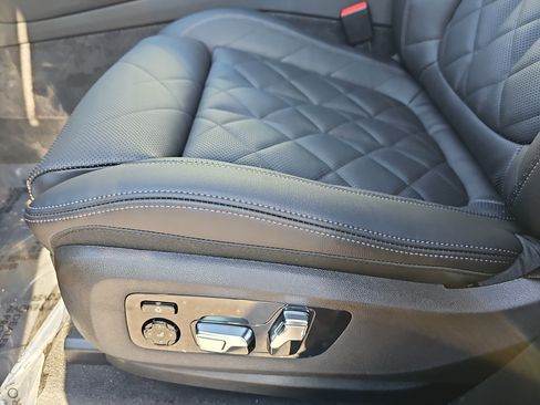 New 2026 BMW X5 xDrive50e w/ M Sport Package image 31