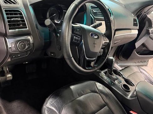 Used 2017 Ford Explorer Limited w/ Class II Trailer Tow Package image 7