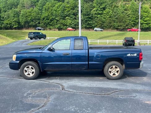 Used 2006 Dodge Dakota SLT AWD/4WD image 2