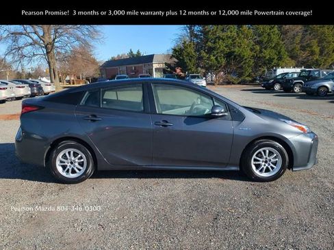 Used 2022 Toyota Prius LE image 3