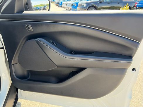 Used 2025 Ford Mustang Mach-E Select w/ Comfort Package Lite AWD/4WD image 9